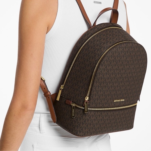 Michael Kors Rhea Medium Signature Logo Backpack Brown Signature - Picture 3 of 8